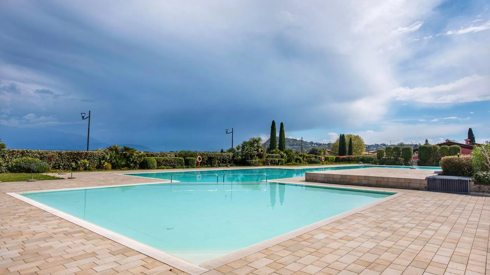 דירה Raffa La Terrazza Sul Lago - Splendida Vista Sul Garda איטליה